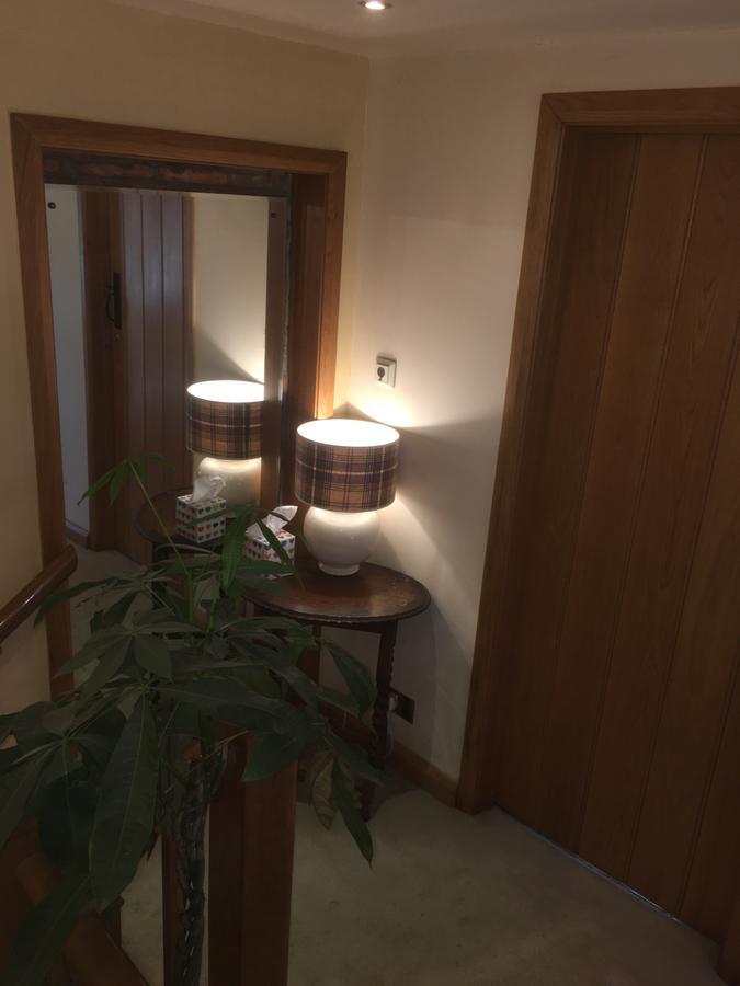 Heathrow Cottages Staines-upon-Thames Extérieur photo