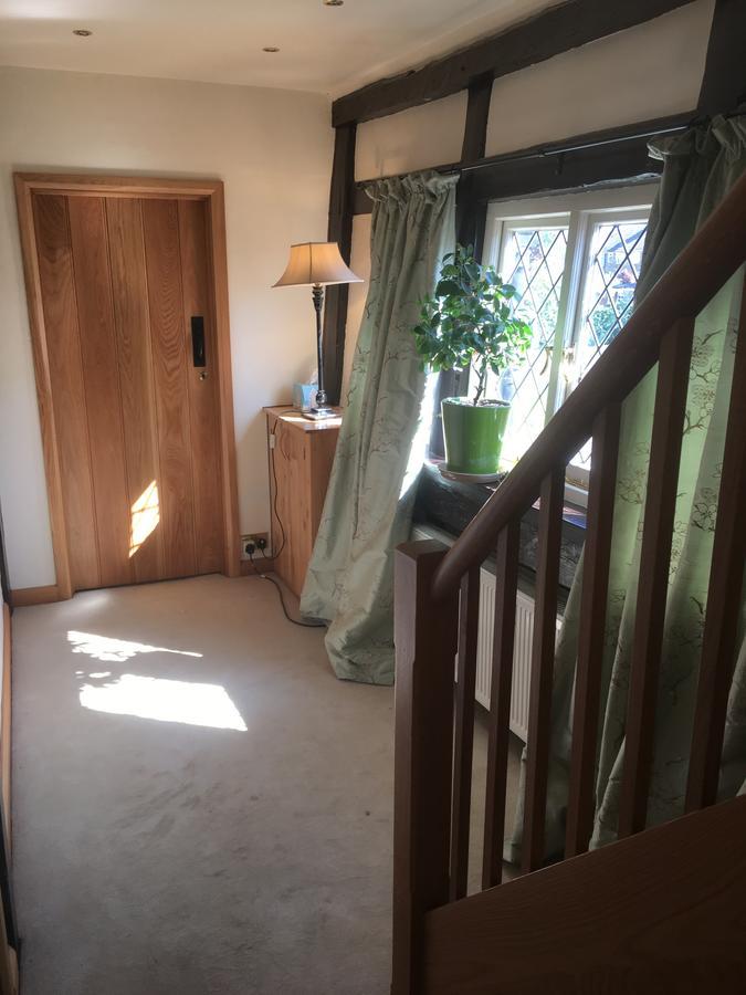 Heathrow Cottages Staines-upon-Thames Extérieur photo